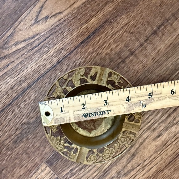 Vintage Chinese Brass Gold Ashtray Flower Cutouts Floral - Picture 6 of 6